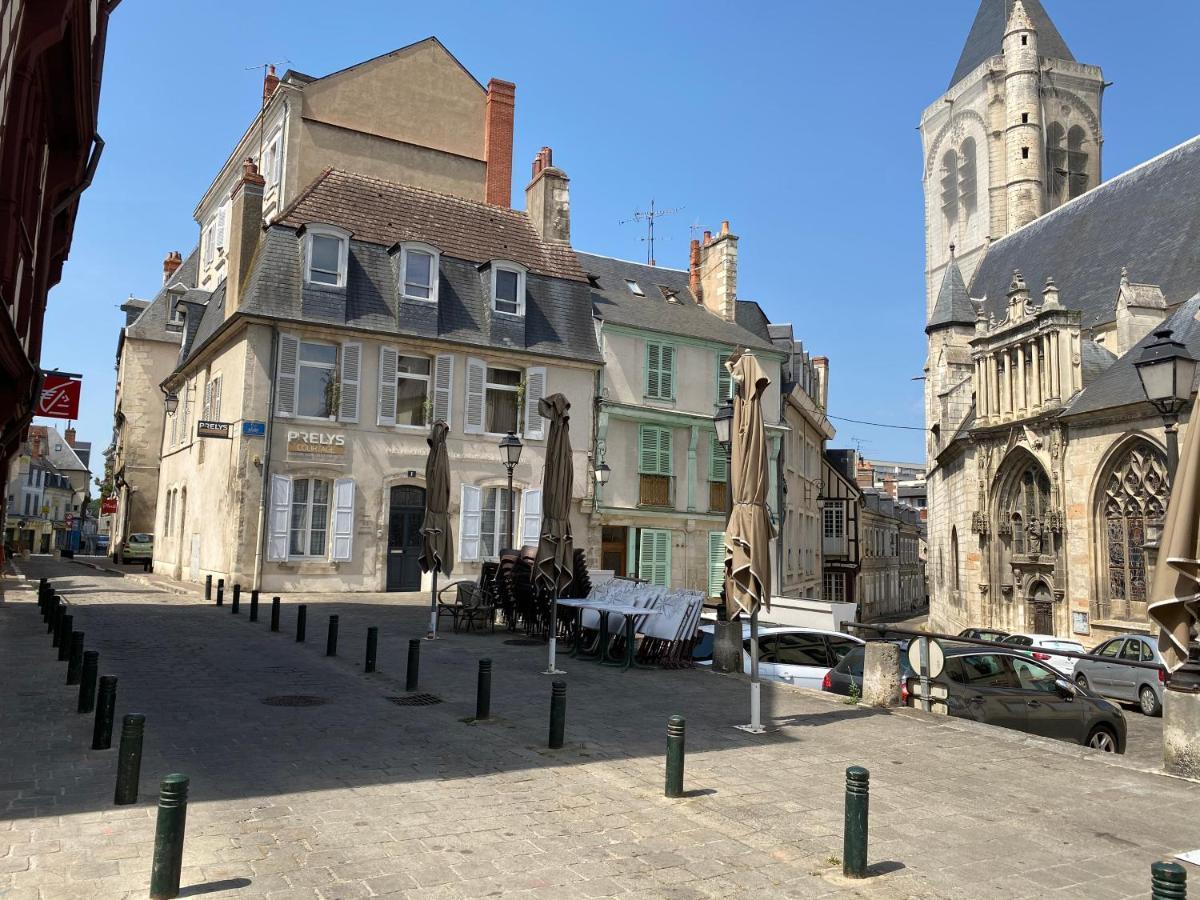 Beau Studio Centre Ville Et Proche Gare Bourges Exterior photo